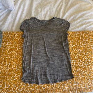 Lululemon size 10 tee